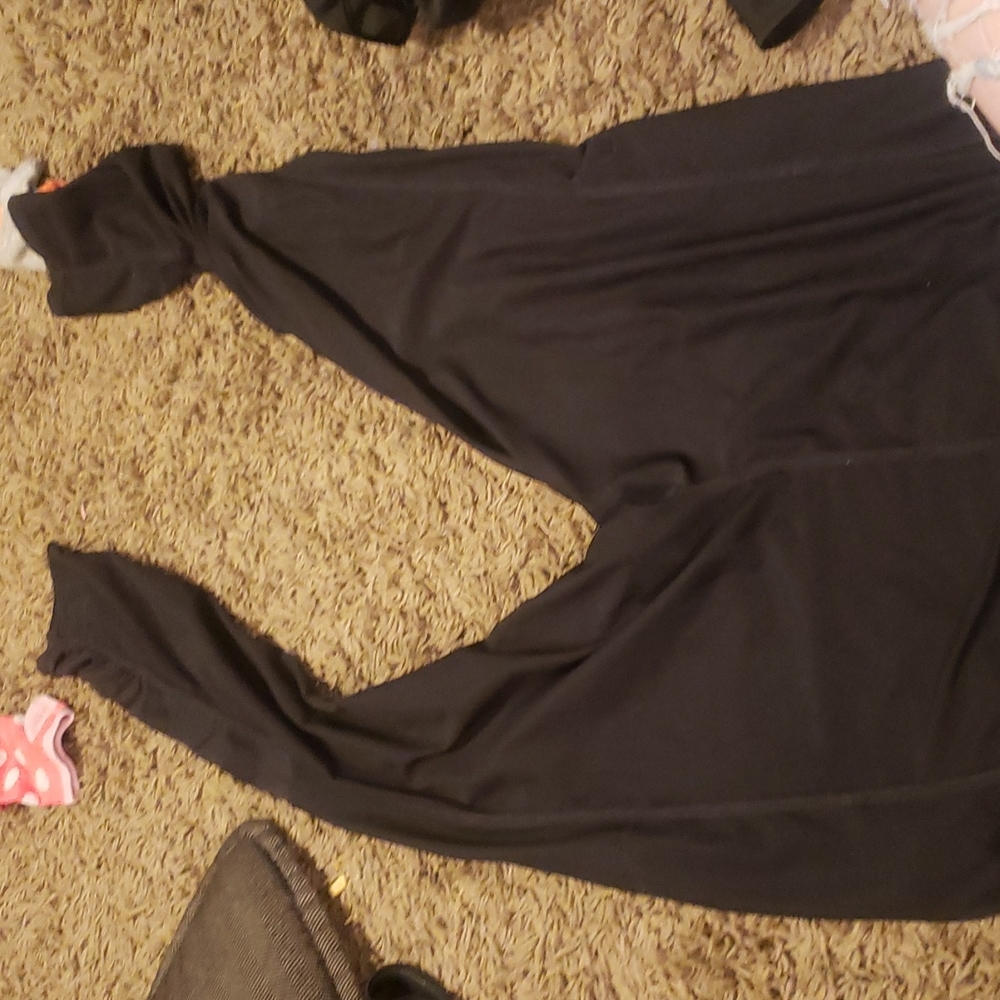 Black leggings